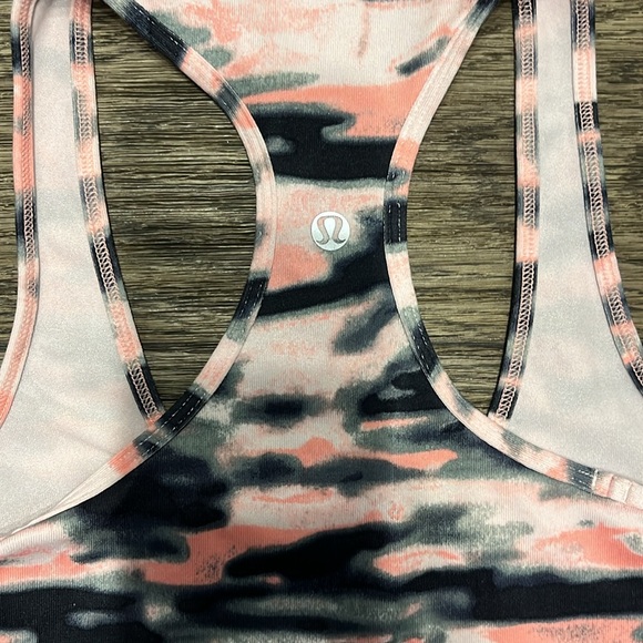Lululemon Barely Pink Camo Racerback Tank size 4 - Picture 5 of 7